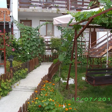 Guest house Byala Rada
